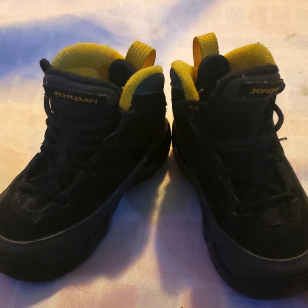 Toddler sneakers